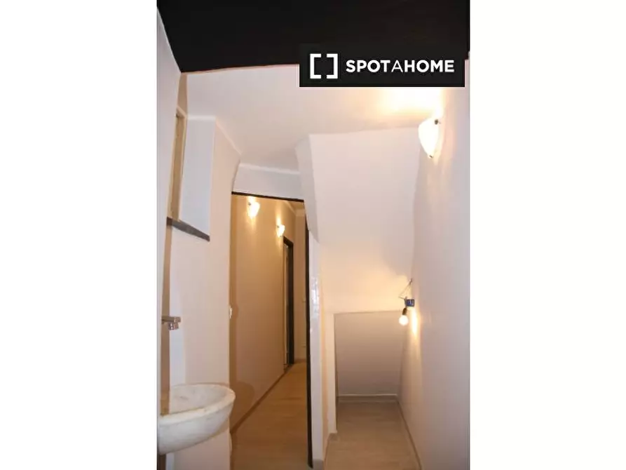 Immagine 7 di Camera condivisa in affitto  in Piazza del Campo a Genova