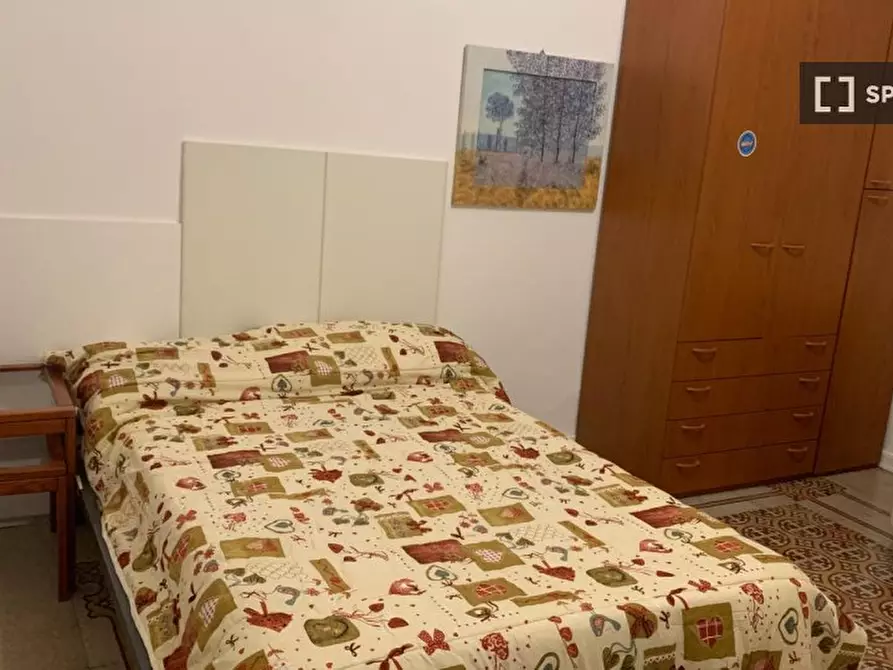 Immagine 19 di Camera condivisa in affitto  in Via Agrigento a Roma