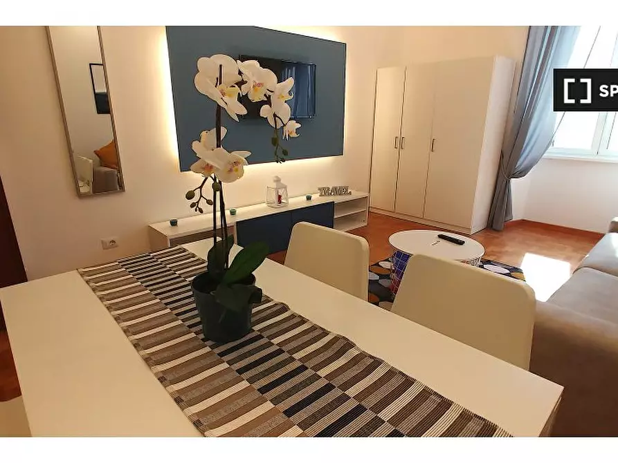 Immagine 10 di Appartamento in affitto  in Viale Giulio Cesare a Roma