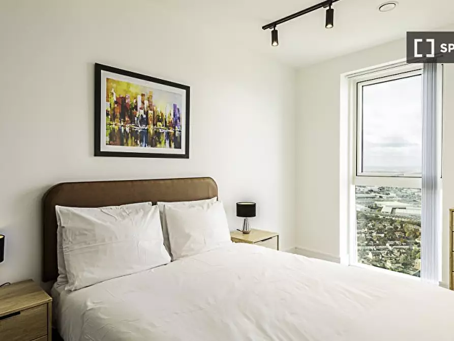 Immagine 3 di Appartamento in affitto  in Icon Tower a Ealing