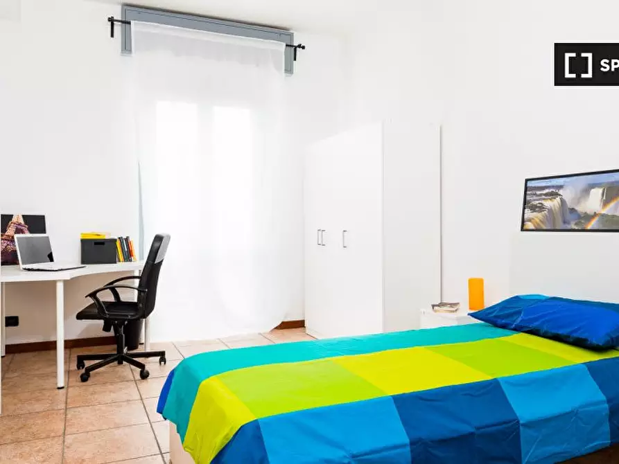 Immagine 4 di Camera condivisa in affitto  in Piazza Tancredi Galimberti a Torino