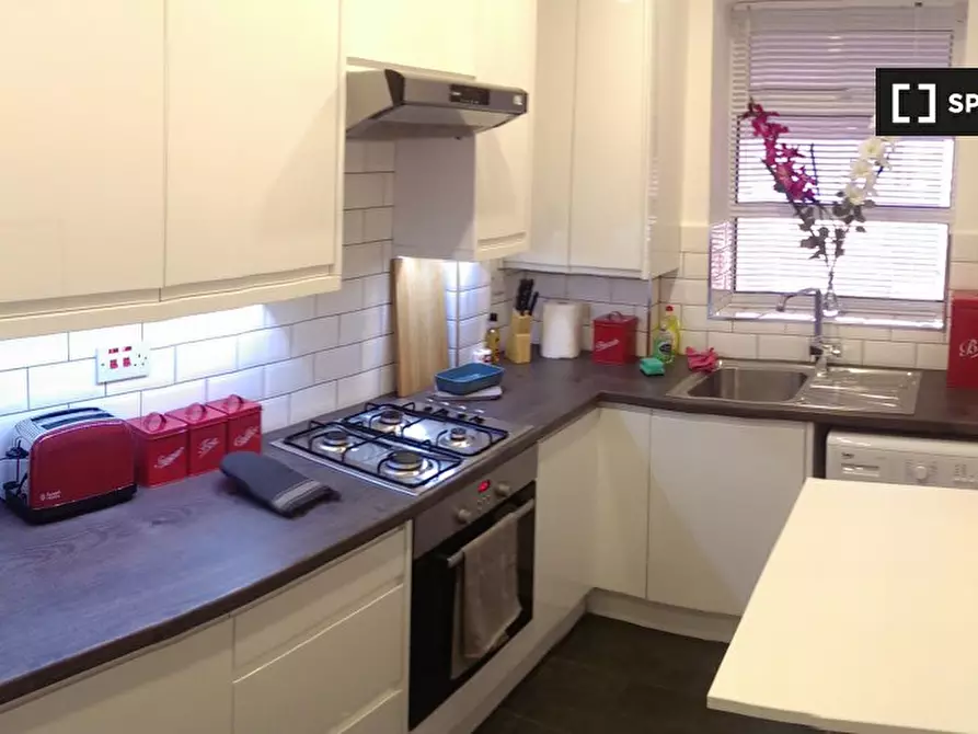 Immagine 6 di Camera condivisa in affitto  in Myrdle St a Poplar