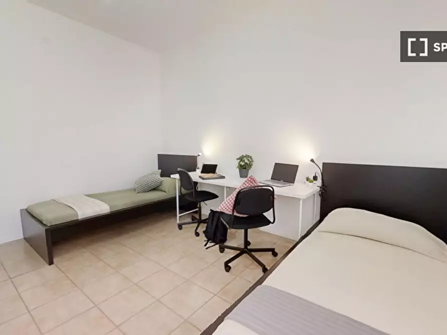 Immagine 2 di Camera condivisa in affitto  in VIA Giusto de'menabuoibis a Padova