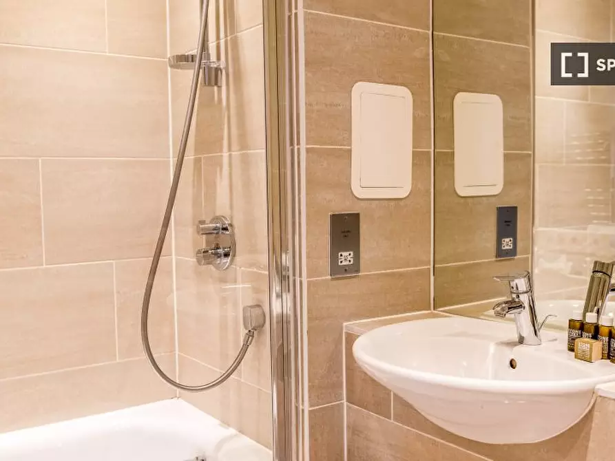 Immagine 9 di Appartamento in affitto  in Smith House a Brent
