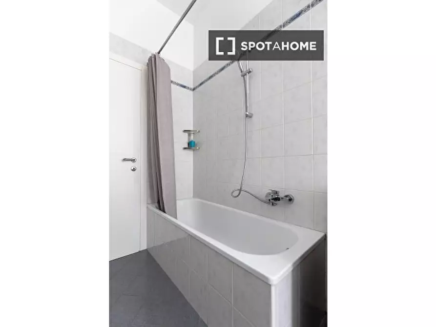 Immagine 2 di Ufficio in affitto  in Via Lombardia a Bologna