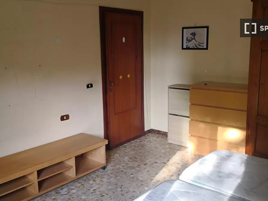 Immagine 3 di Camera condivisa in affitto  in Via Luigi Boccherini a Scandicci