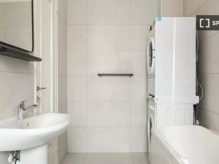 Immagine 18 di Camera condivisa in affitto  in Via Francesco Reina a Milano