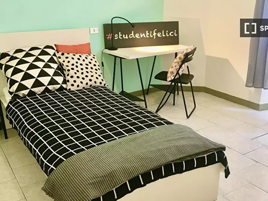 Immagine 4 di Camera condivisa in affitto  in Via del Ponte Rosso a Firenze