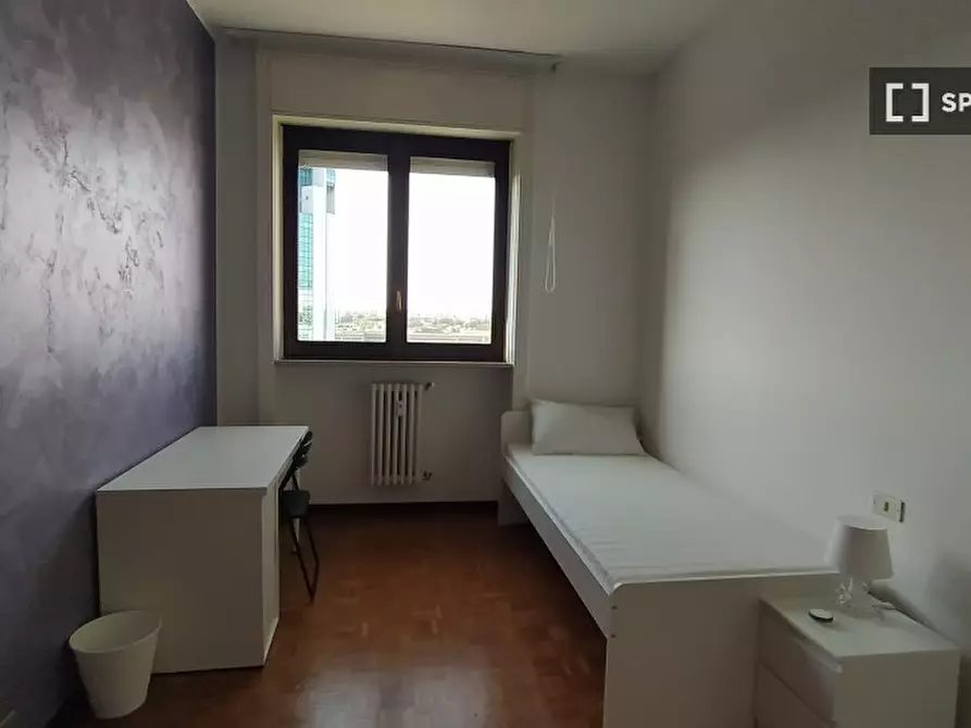 Immagine 2 di Camera condivisa in affitto  in Via Marco Polo a Corsico