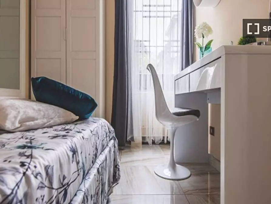 Immagine 1 di Camera condivisa in affitto  in Viale Nazario Sauro a Milano