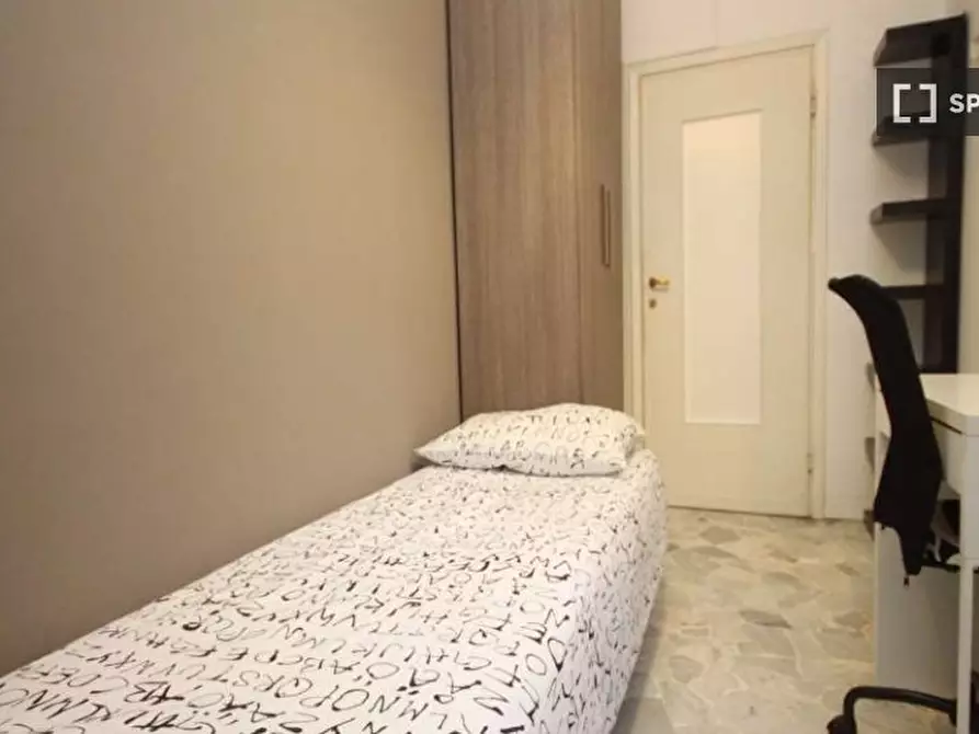 Immagine 2 di Camera condivisa in affitto  in Via Salvatore Barzilai a Milano