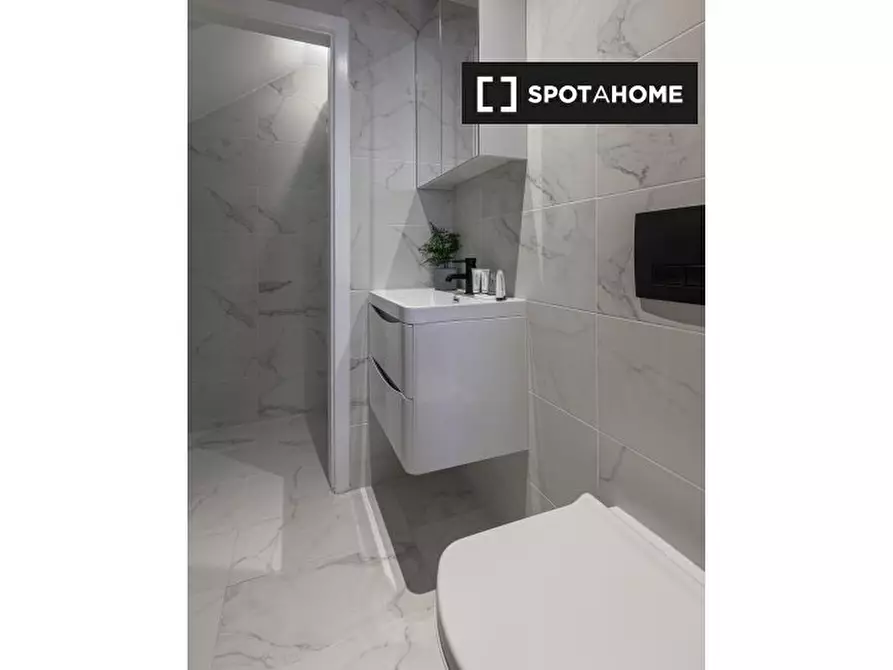 Immagine 9 di Ufficio in affitto  in Flat a Kensington