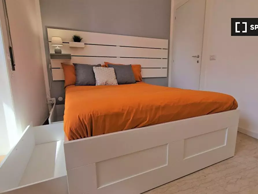 Immagine 7 di Camera condivisa in affitto  in Lungotevere di Pietra Papa a Roma