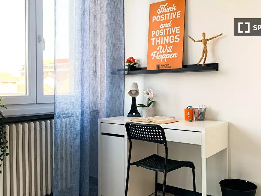 Immagine 3 di Camera condivisa in affitto  in Via La Thuile n. a Torino