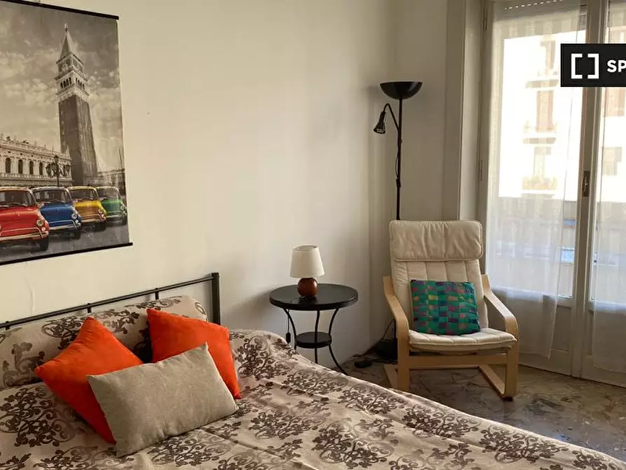 Immagine 4 di Camera condivisa in affitto  in Via Andrea Doria a Milano