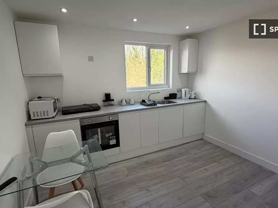 Immagine 2 di Appartamento in affitto  in Hill House Rd a Lambeth