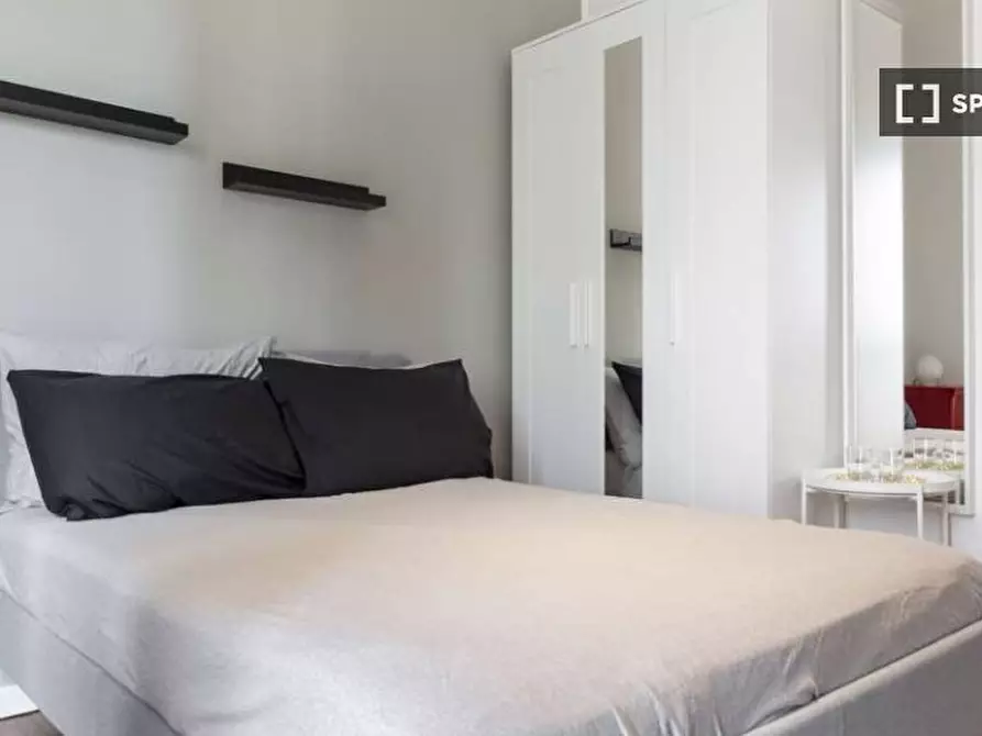 Immagine 2 di Camera condivisa in affitto  in Via Arcivescovo Romilli a Milano