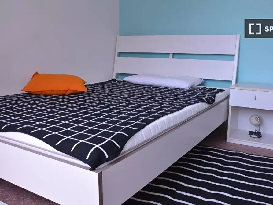 Immagine 2 di Camera condivisa in affitto  in Via dei Giudicati n a Cagliari