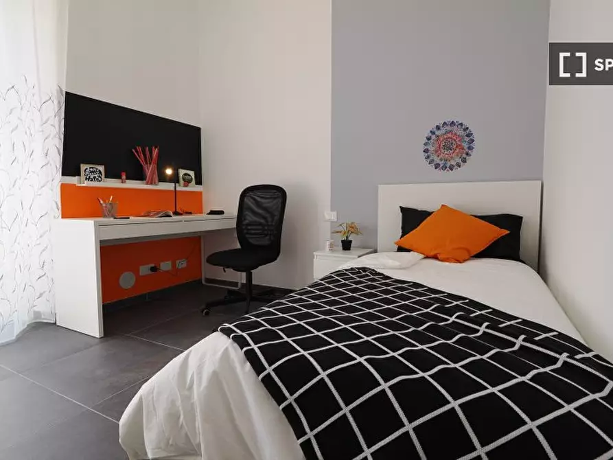 Immagine 1 di Camera condivisa in affitto  in Corso Peschiera a Torino