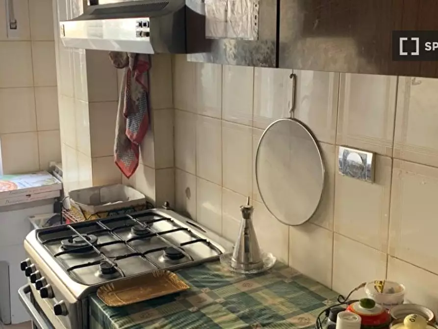 Immagine 5 di Camera condivisa in affitto  in Via Francesco Grimaldi a Roma