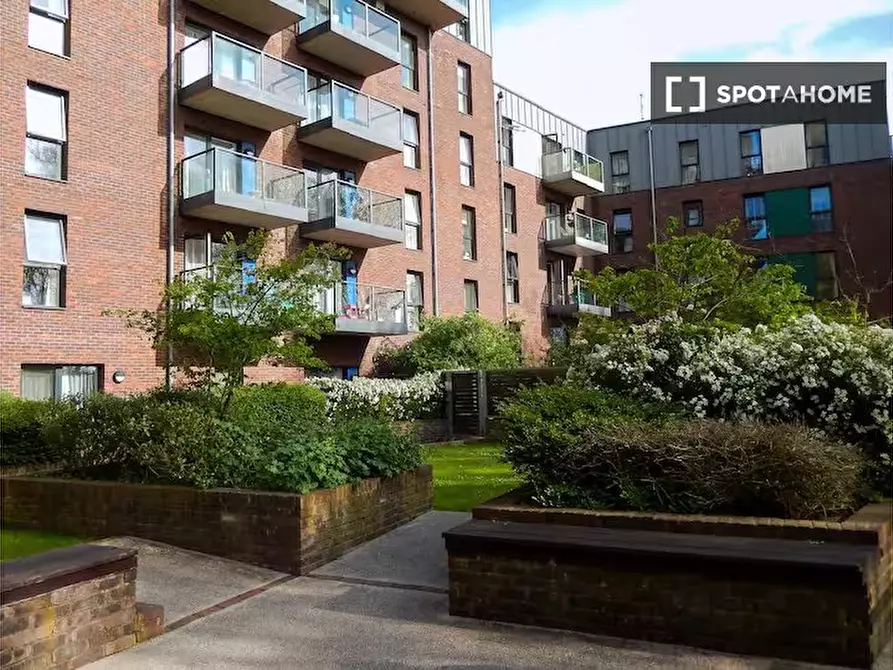 Immagine 16 di Appartamento in affitto  in Shearwater Dr a Brent