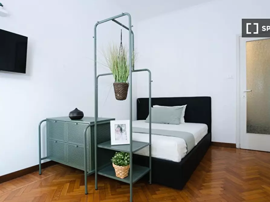 Immagine 1 di Camera condivisa in affitto  in Via Francesco Melzi d'Eril a Milano