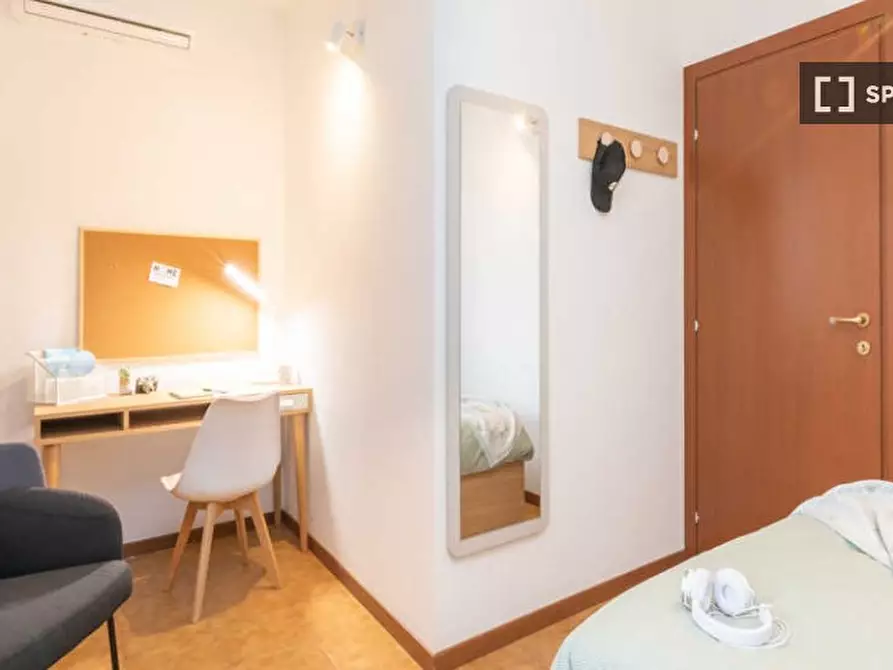 Immagine 6 di Camera condivisa in affitto  in Via dei Missaglia a Milano