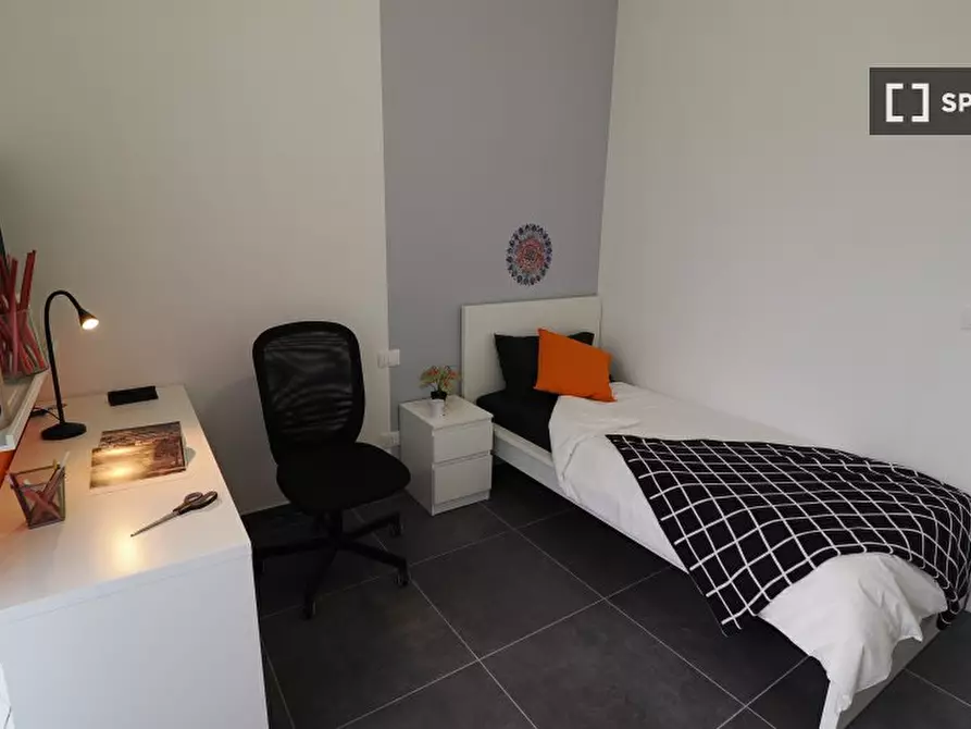 Immagine 2 di Camera condivisa in affitto  in Corso Peschiera a Torino