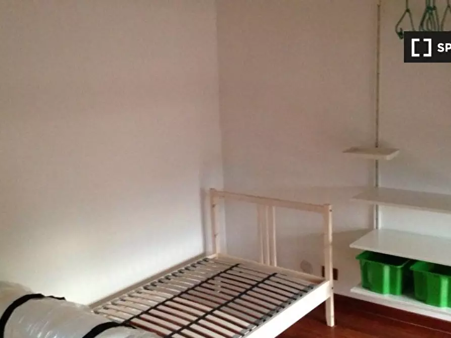 Immagine 17 di Camera condivisa in affitto  in Via Luigi Ploner a Roma