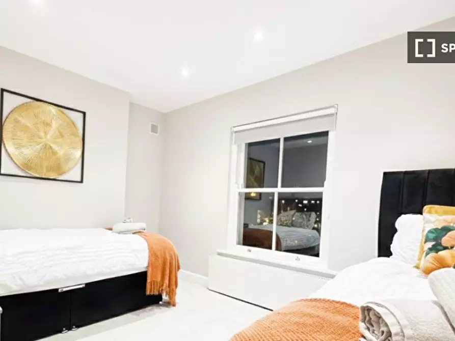 Immagine 10 di Appartamento in affitto  in Harvist Rd a Camden Town