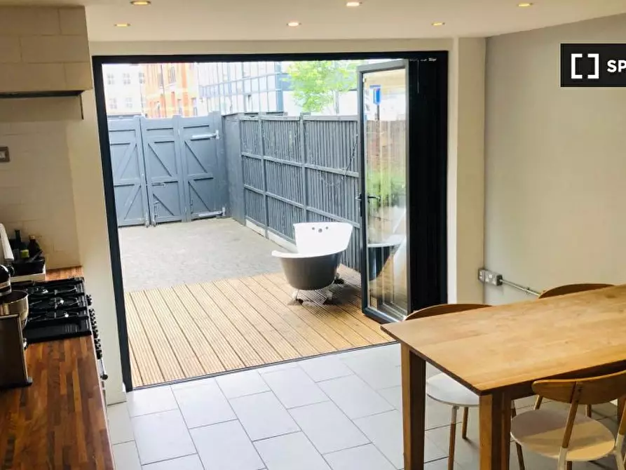 Immagine 6 di Camera condivisa in affitto  in Goldman Cl a Poplar