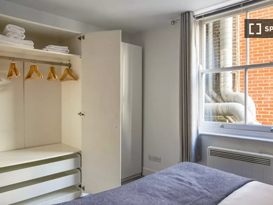Immagine 11 di Appartamento in affitto  in Aldersgate St a Islington