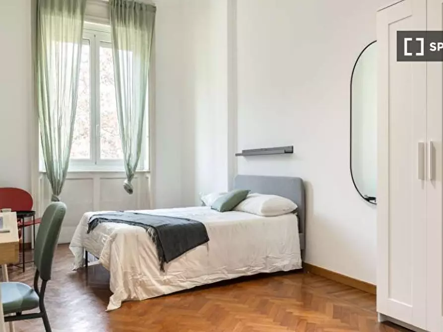 Immagine 1 di Camera condivisa in affitto  in Via Giovanni Pascoli a Milano