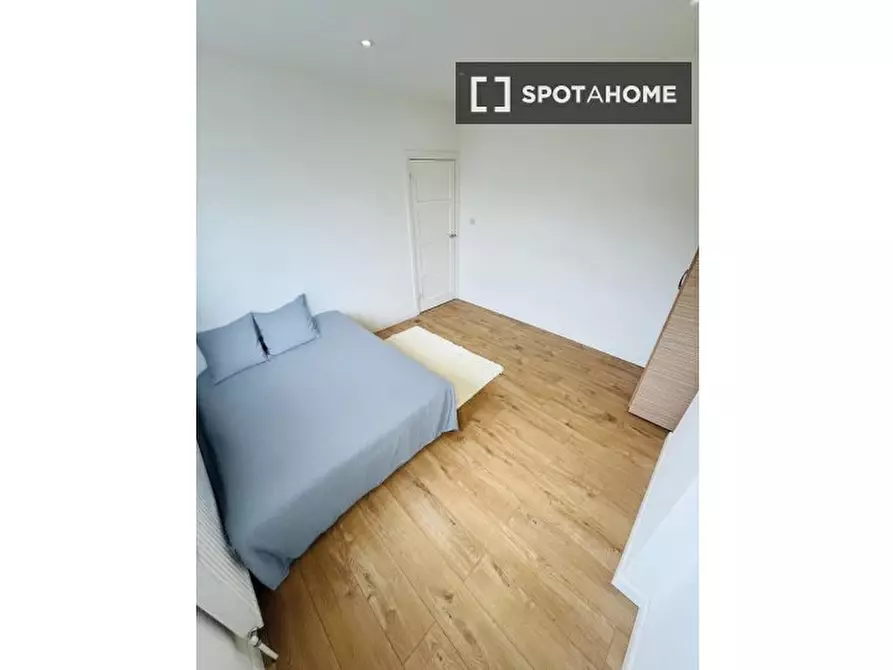 Immagine 1 di Camera condivisa in affitto  in Woodmansterne Road a Lambeth