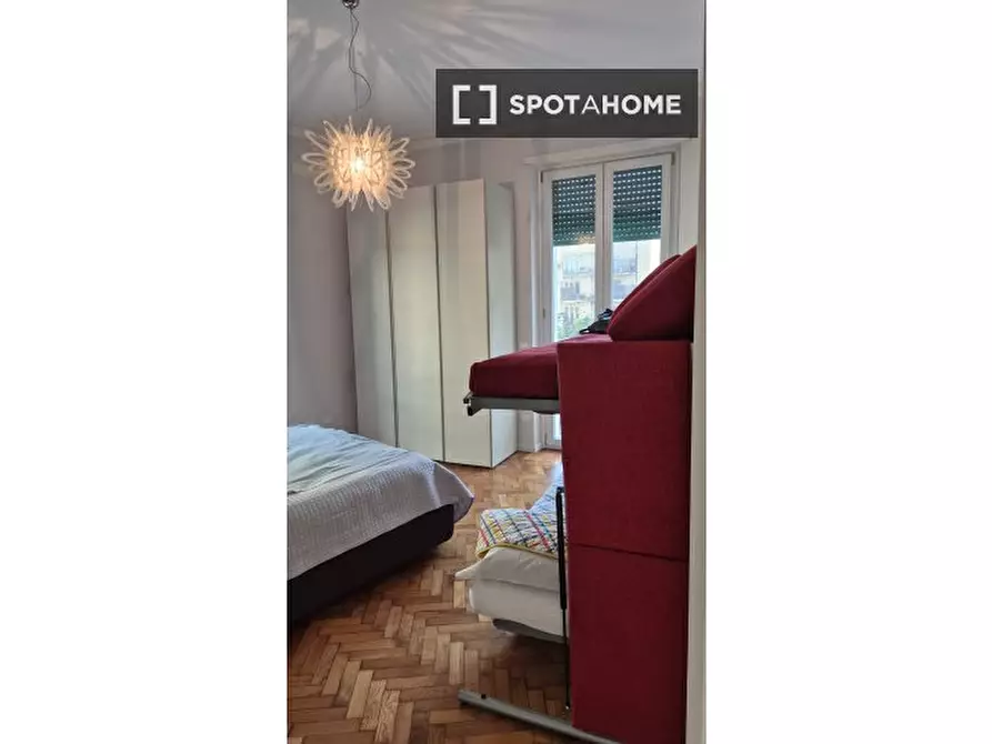 Immagine 17 di Camera condivisa in affitto  in Via Giosuè Borsi a Roma