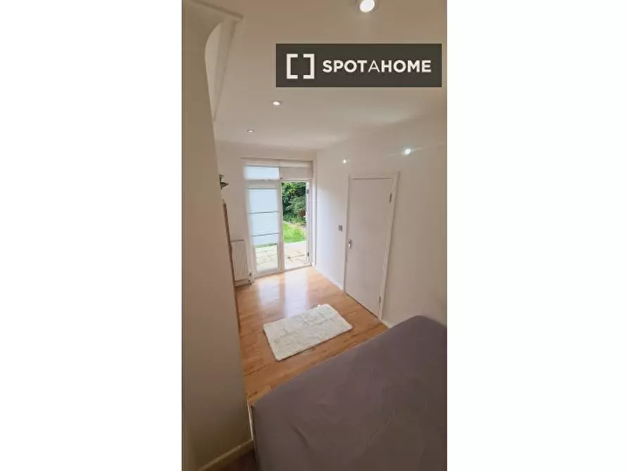 Immagine 7 di Camera condivisa in affitto  in Woodmansterne Road a Lambeth