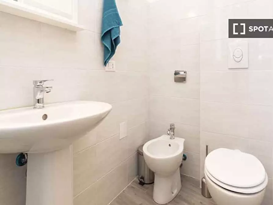 Immagine 14 di Camera condivisa in affitto  in Via Lorenteggio a Milano