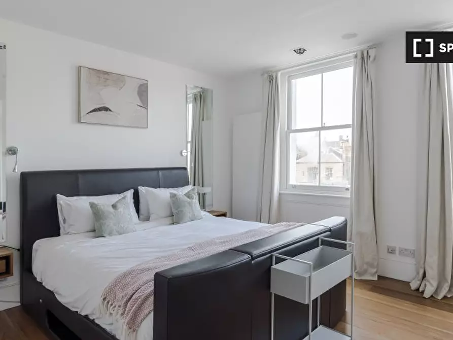 Immagine 15 di Appartamento in affitto  in flat a Kensington
