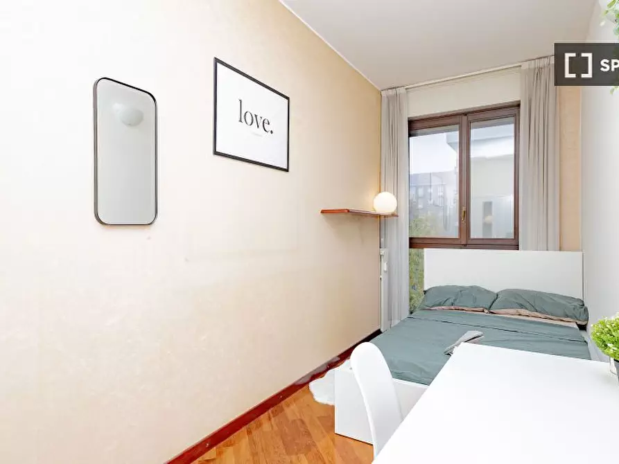 Immagine 3 di Camera condivisa in affitto  in Via Francesco Caracciolo a Milano