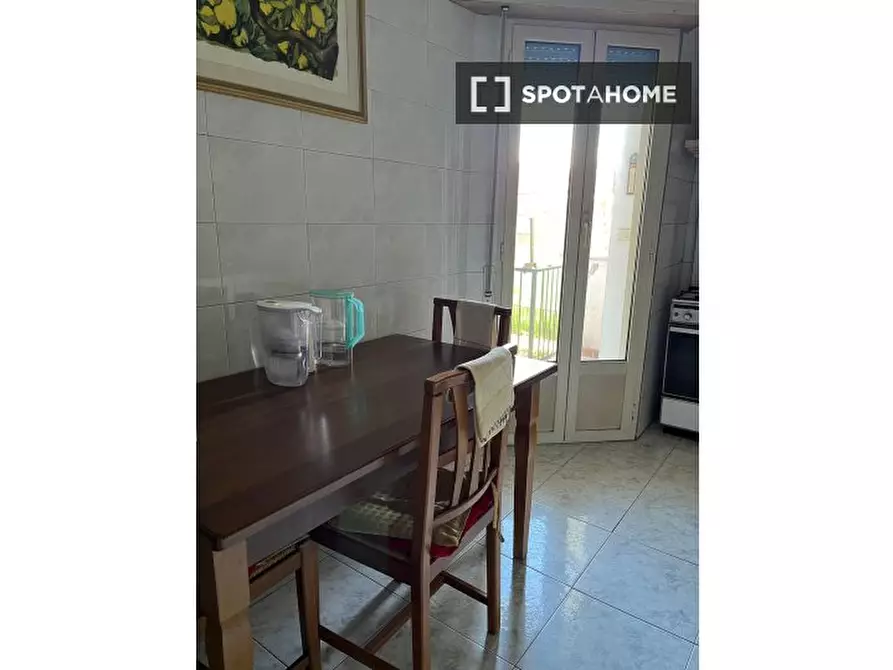 Immagine 7 di Camera condivisa in affitto  in Via Giuseppe Berneri a Roma