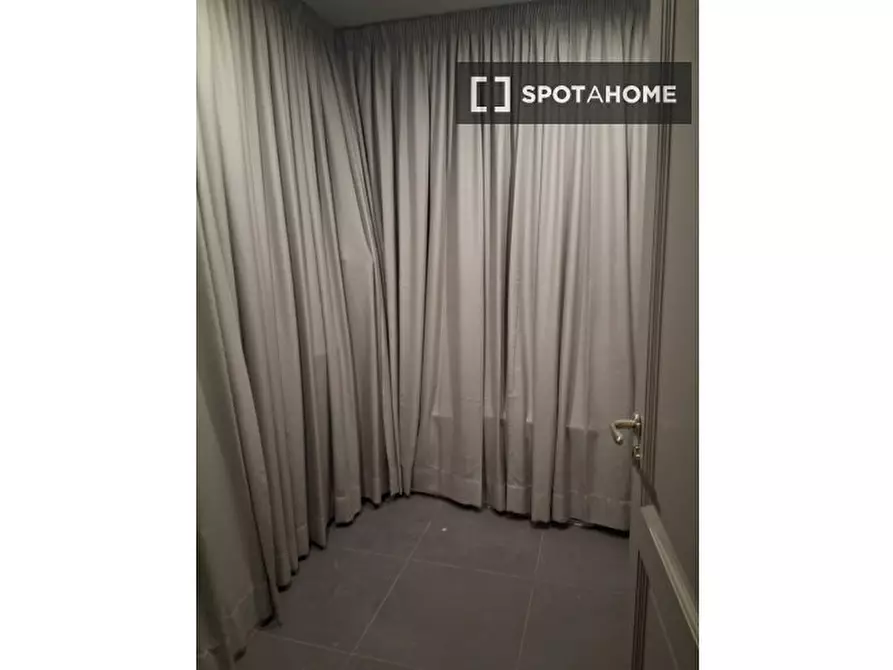 Immagine 16 di Appartamento in affitto  in Via Chiaia a Napoli