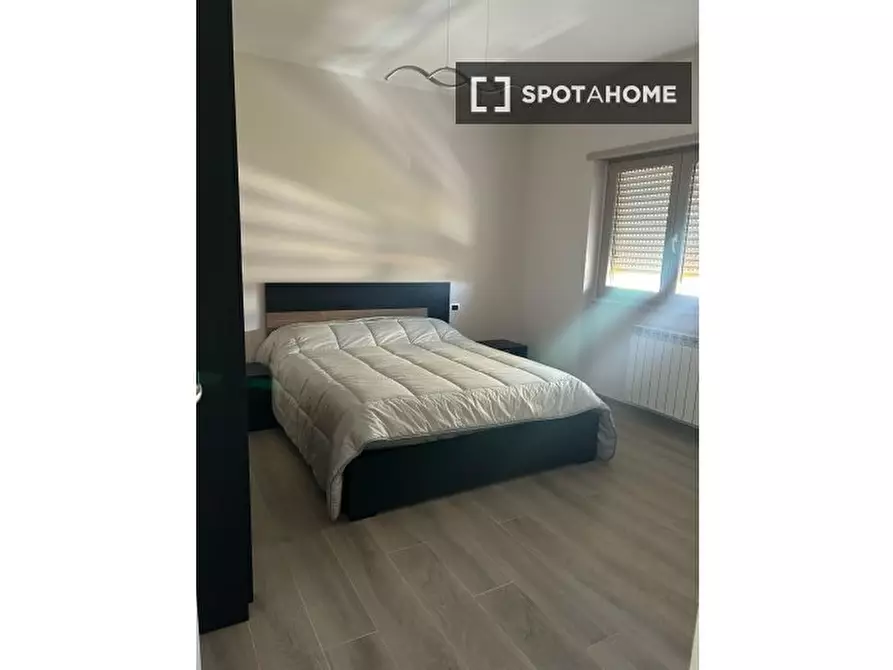 Immagine 1 di Camera condivisa in affitto  in Via Pietro Ceccato a Roma