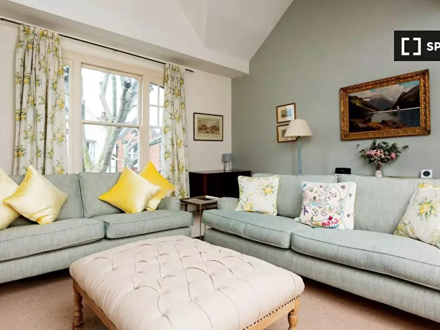 Immagine 2 di Appartamento in affitto  in Second floor flat a Hammersmith