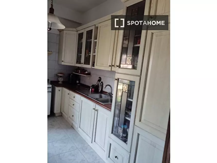 Immagine 5 di Camera condivisa in affitto  in Via Giuseppe Berneri a Roma