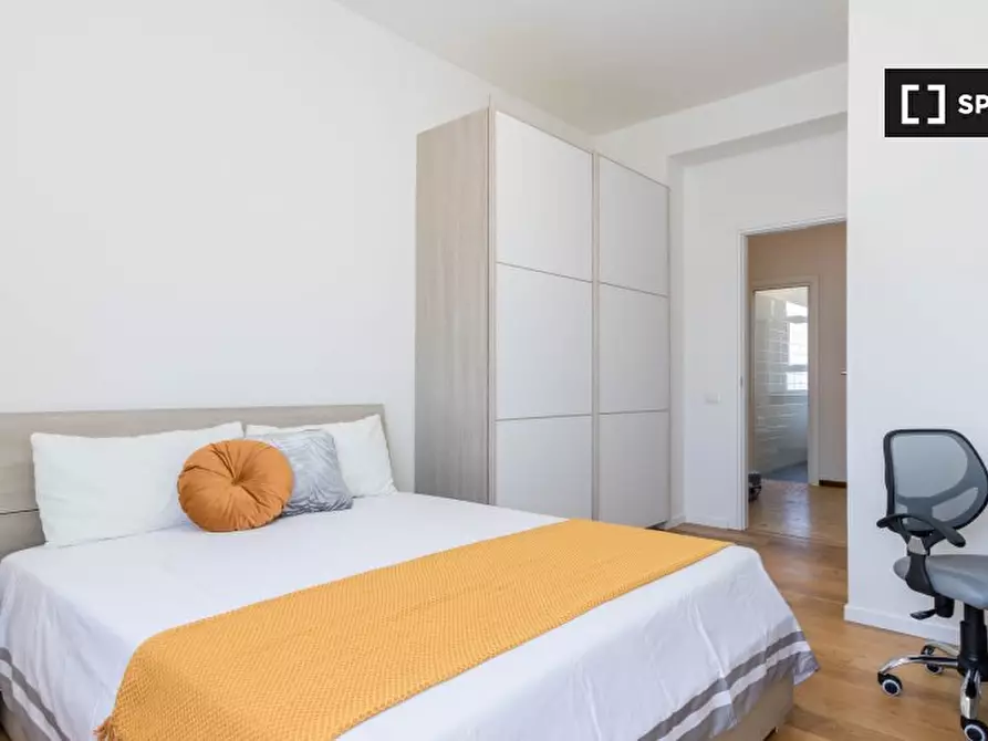 Immagine 1 di Camera condivisa in affitto  in Via Intra a Milano