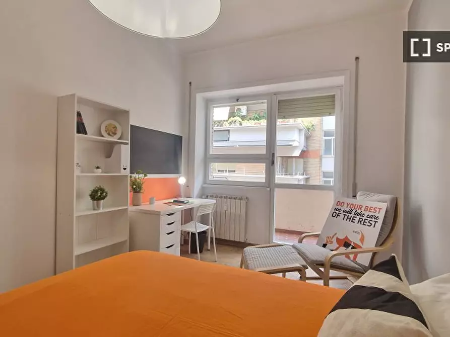 Immagine 3 di Camera condivisa in affitto  in Lungotevere di Pietra Papa a Roma