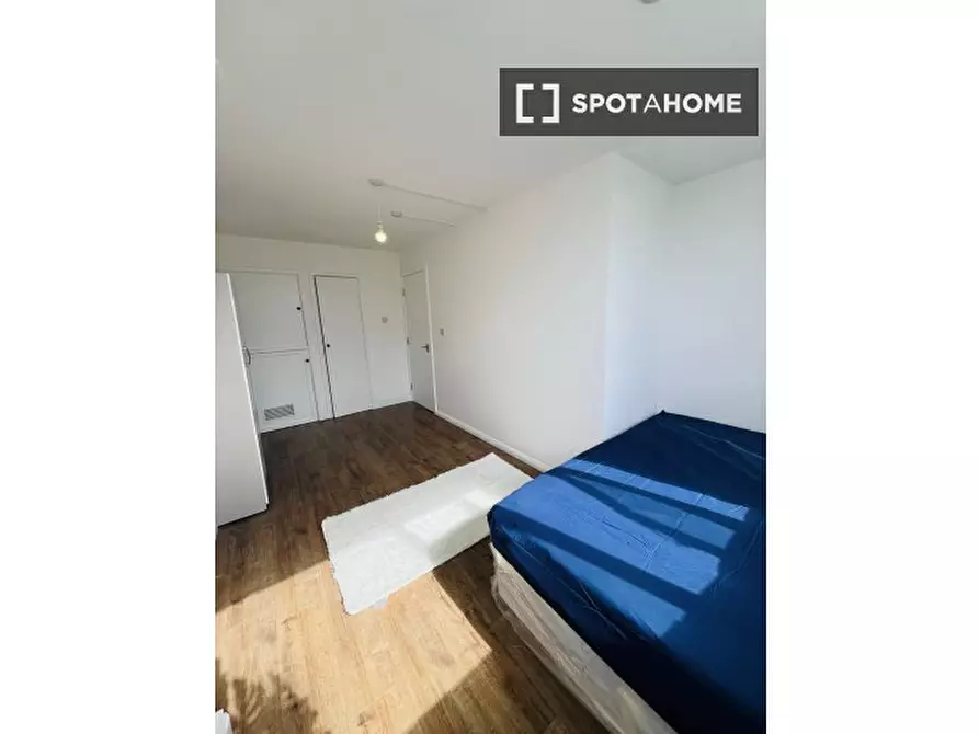 Immagine 1 di Camera condivisa in affitto  in Victoria Road a Camden Town