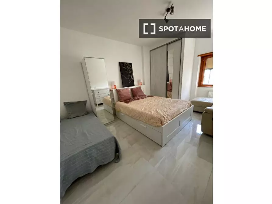 Immagine 5 di Camera condivisa in affitto  in Via Nomentana a Roma