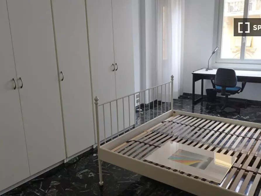 Immagine 2 di Camera condivisa in affitto  in Via Francesco Sivori a Genova