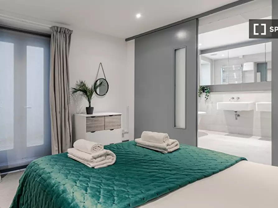 Immagine 16 di Appartamento in affitto  in Lower Ground a Kensington